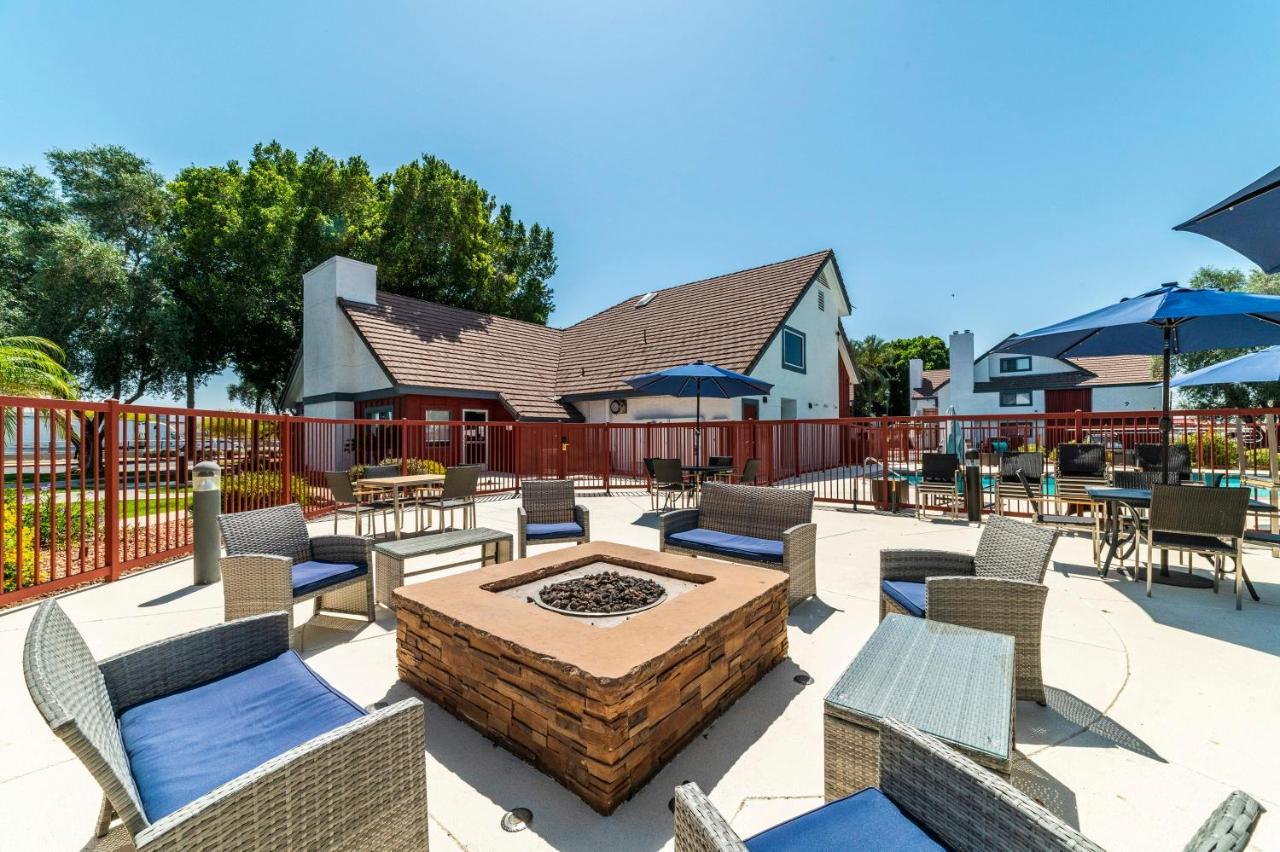 Metro Phx Studio Queen Sleeps 4 Heated Pool Фінікс Екстер'єр фото
