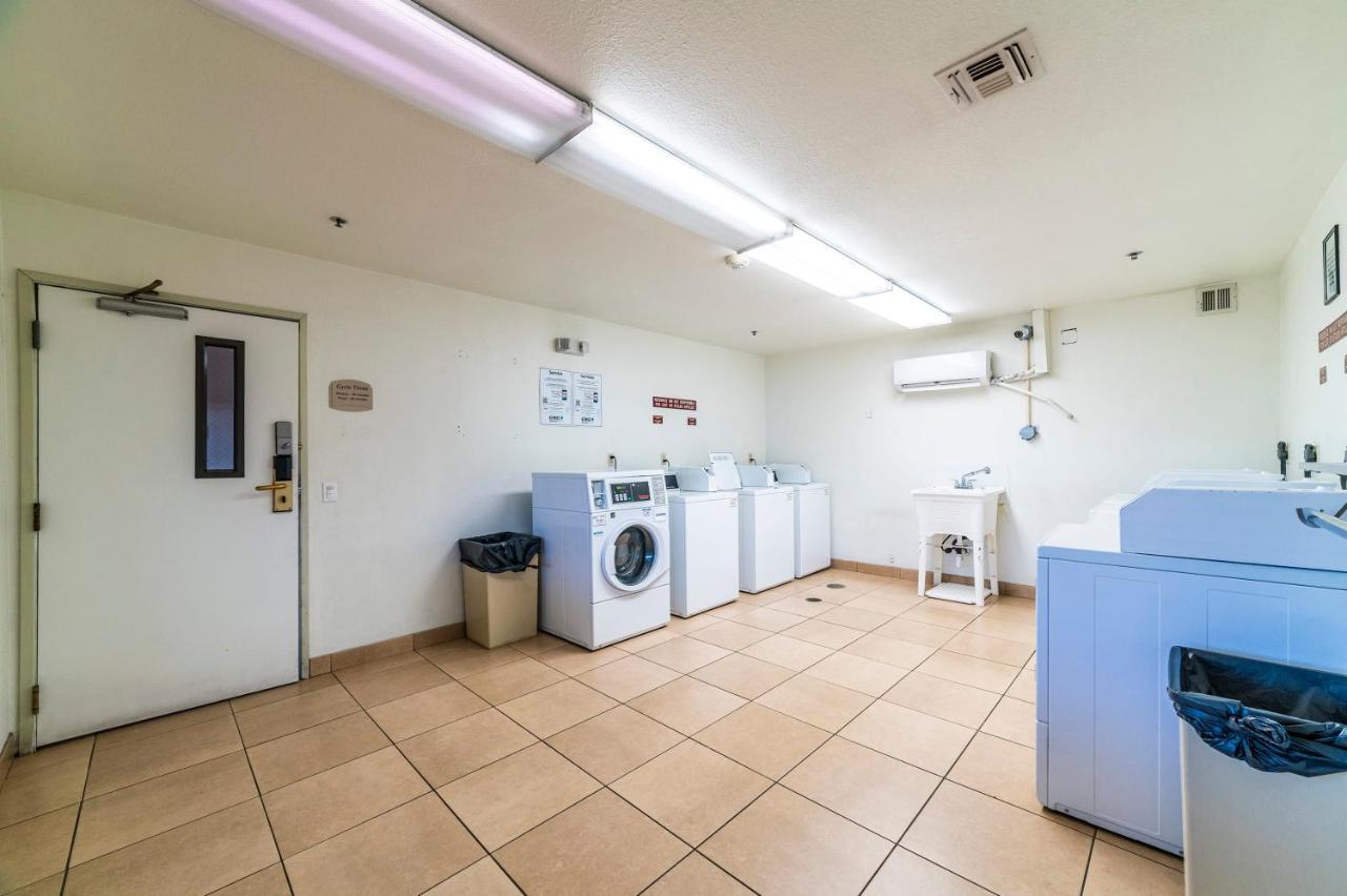 Metro Phx Studio Queen Sleeps 4 Heated Pool Фінікс Екстер'єр фото